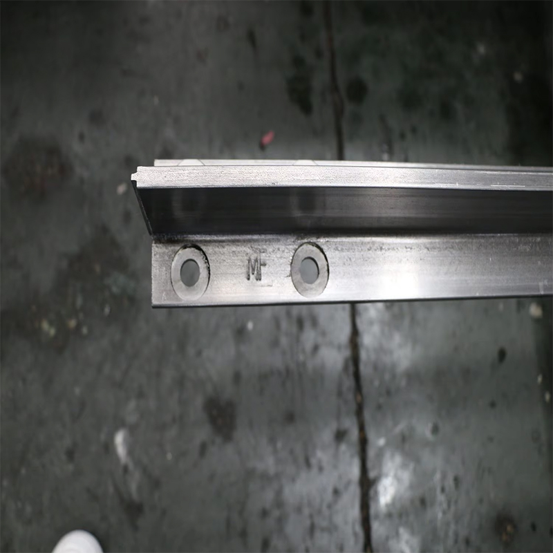 VTSP105 Liftonderdelen en -accessoires Koudgetrokken liftgeleiderail T78 Precisie stalen rail
