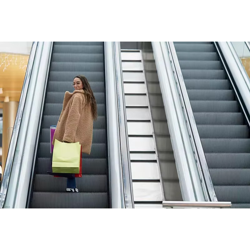 VTES107 30 graden Vvvf-bediening Indoor Economische commerciële roltrap met 1 jaar garantie Modern ontwerp voor kantoorgebouwen